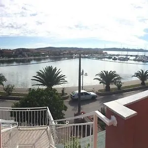https://apartments-roko-kolinda.hotelinzadar.com